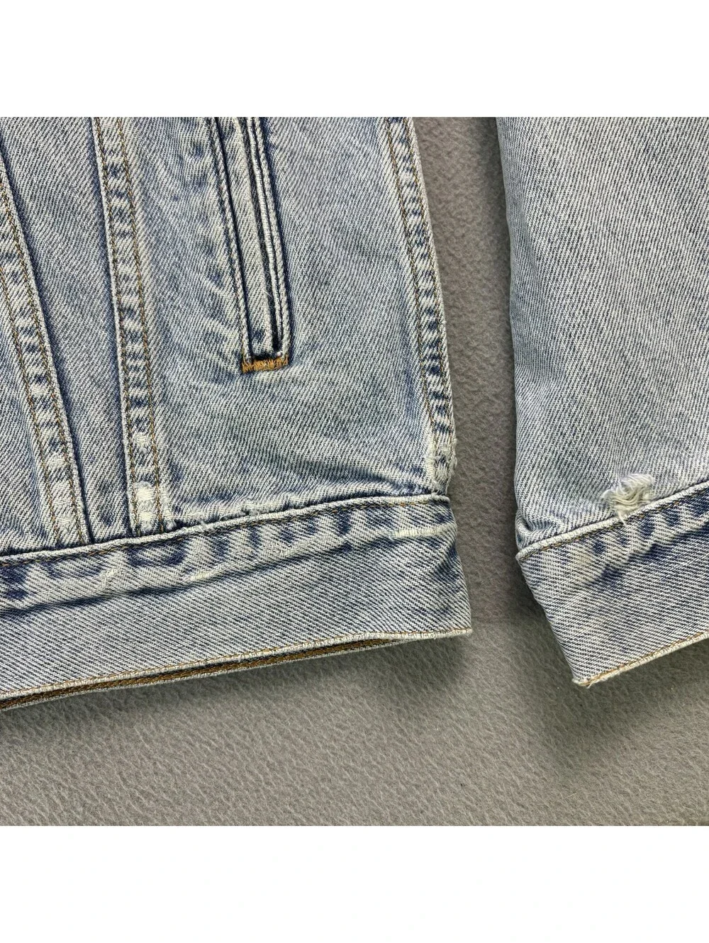 Vintage 90s Levi’s Type 3 Denim Jean Trucker Jacket Size Medium Distressed 70507